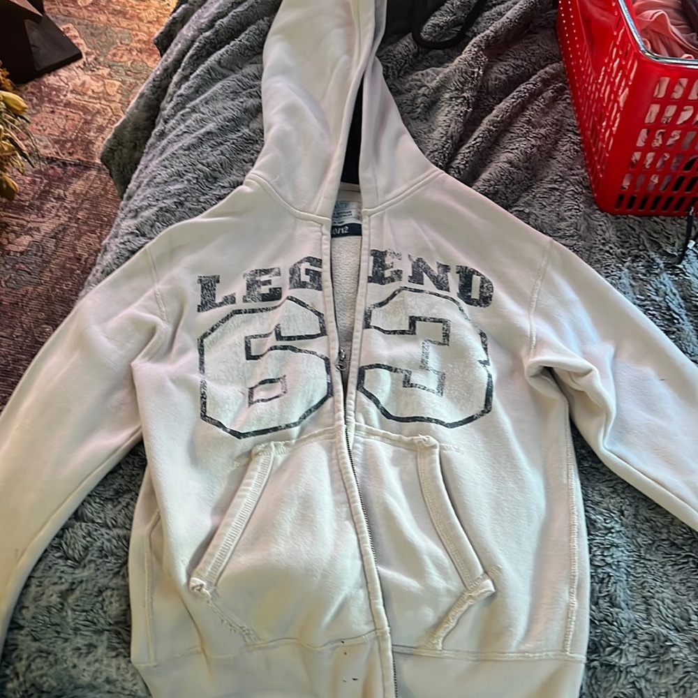 white/beige legend 63 sweater with hood
